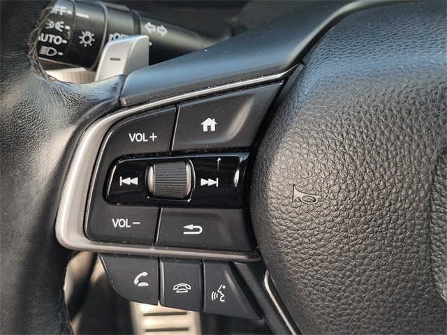 Vehicle image 32 of 38