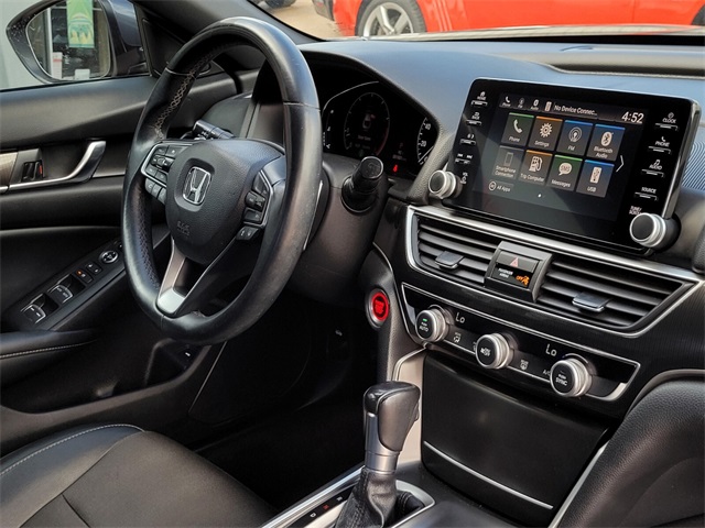 Vehicle image 18 of 38