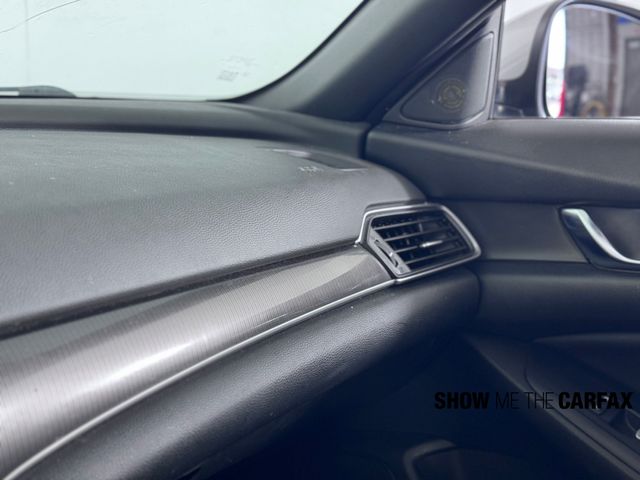 Vehicle image 31 of 37