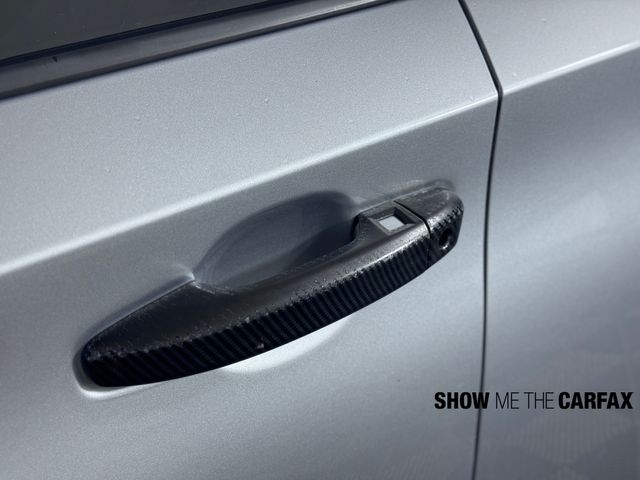 Vehicle image 25 of 37