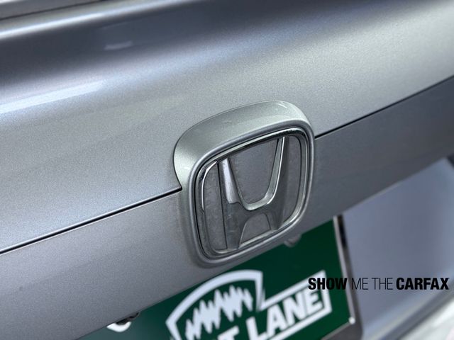 Vehicle image 23 of 37