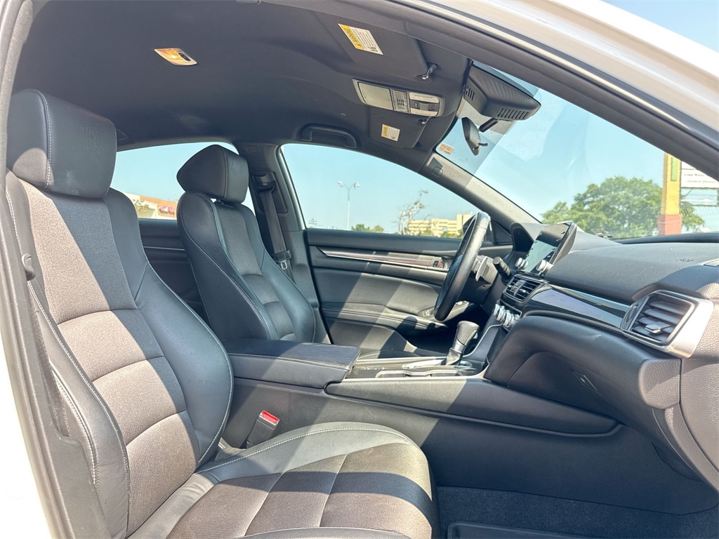 2018 Honda Accord Sport 1.5T Image 15 of 36