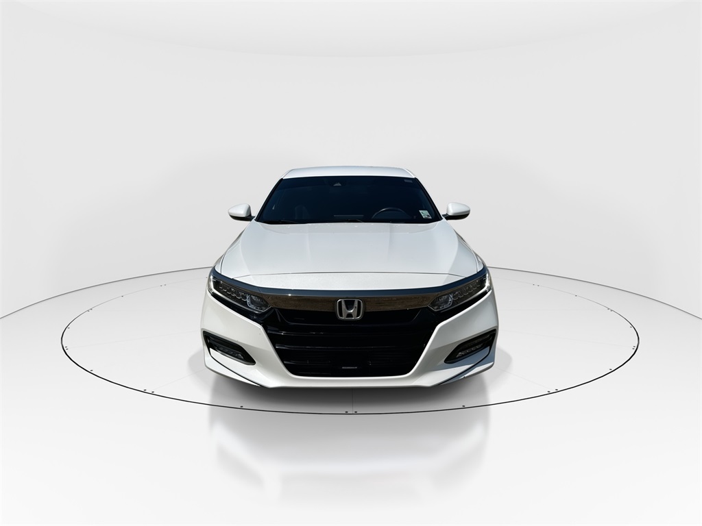 2018 Honda Accord Sport 1.5T Image 2 of 36