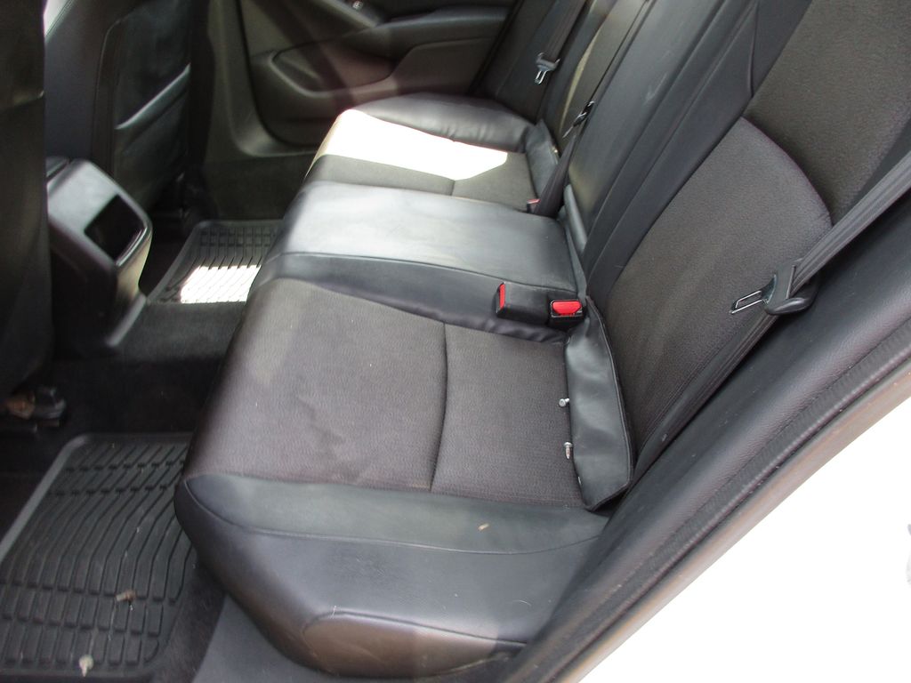 2018 Honda Accord Sport 1.5T Image 7 of 10