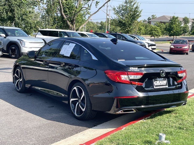 Vehicle image 6 of 26
