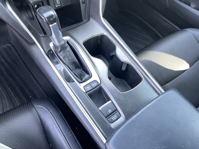 Vehicle image 20 of 26