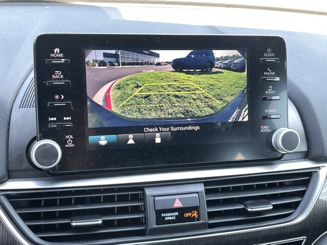 Vehicle image 19 of 26