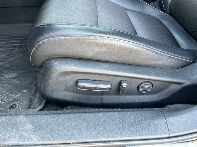 Vehicle image 25 of 26