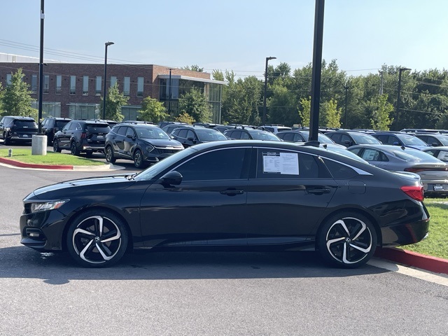 Vehicle image 7 of 26