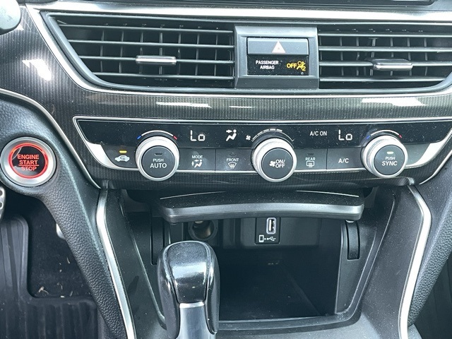 Vehicle image 23 of 26