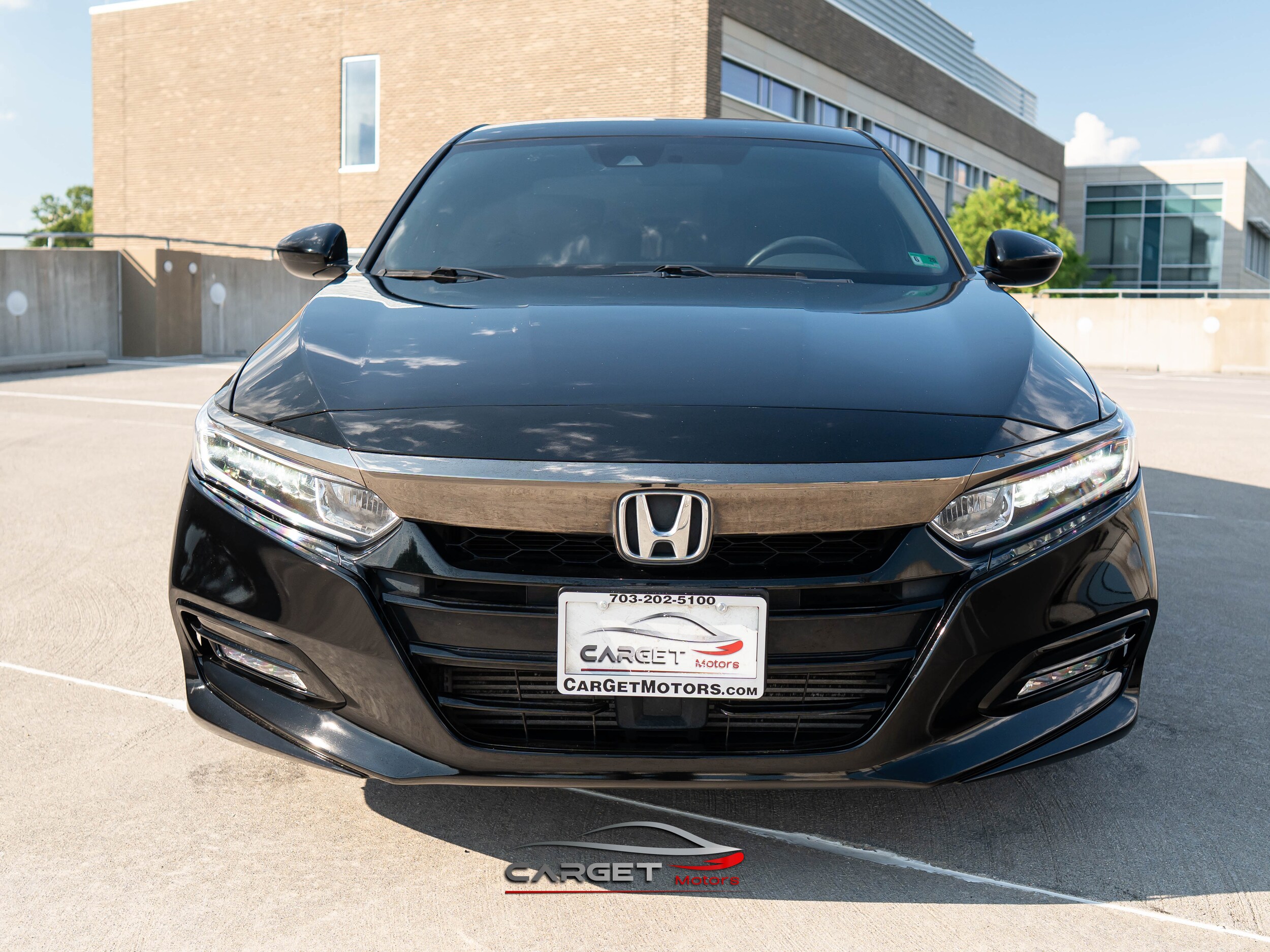 2018 Honda Accord Sport 1.5T Image 2 of 44