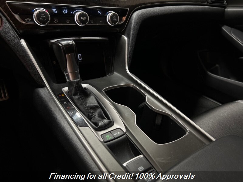 Vehicle image 13 of 17