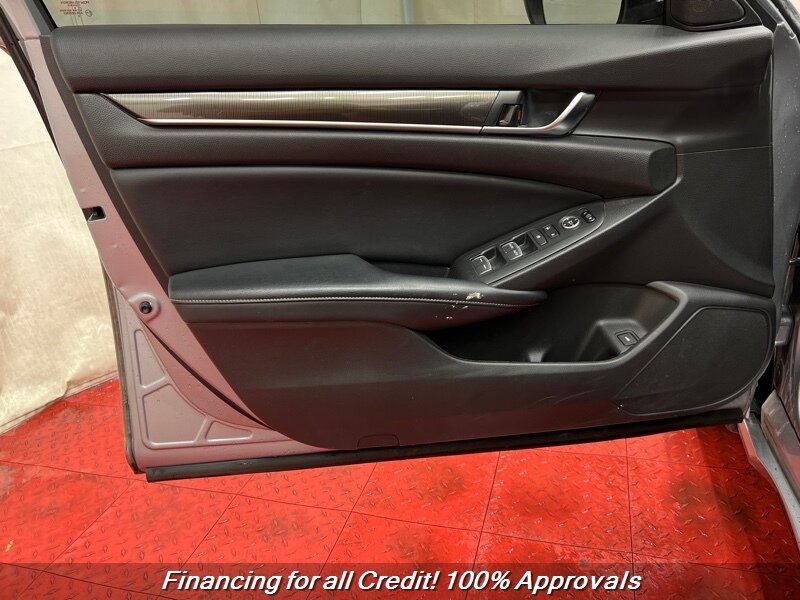 Vehicle image 5 of 17