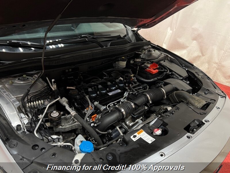 Vehicle image 15 of 17