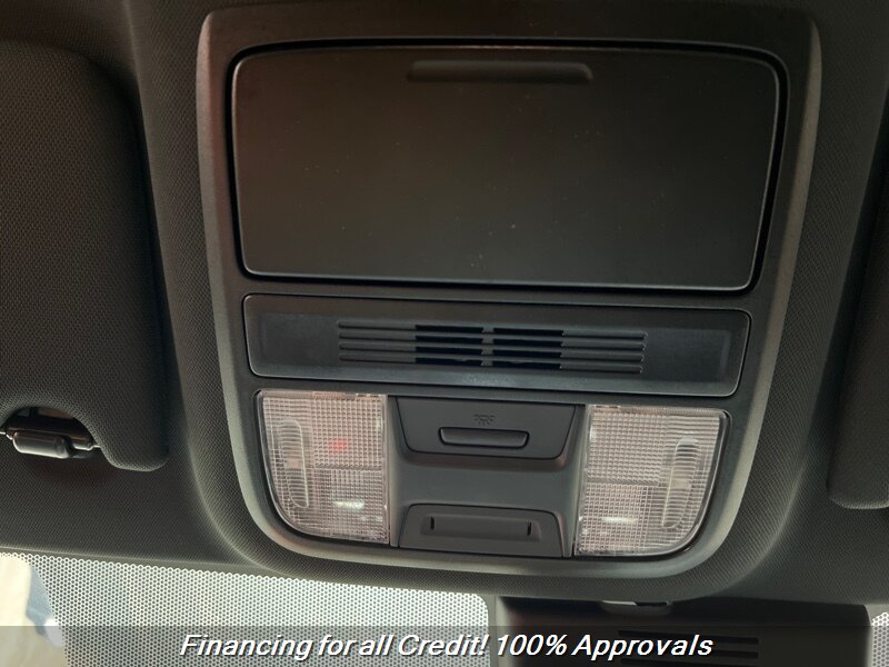 Vehicle image 14 of 17