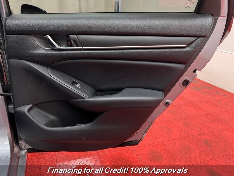 Vehicle image 9 of 17
