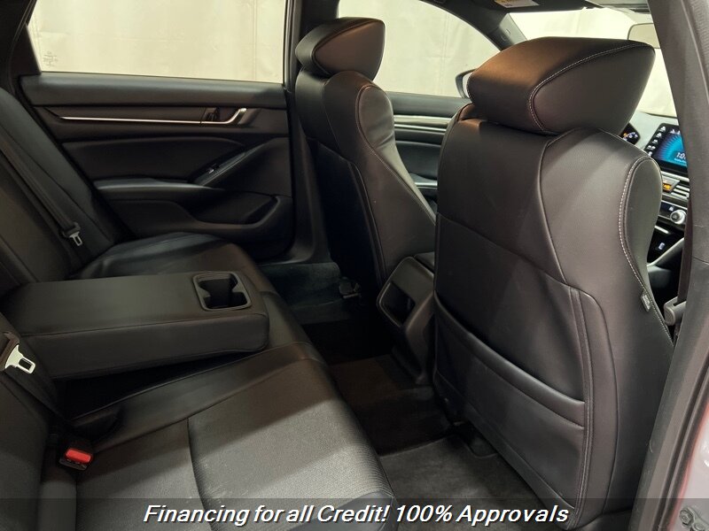 Vehicle image 10 of 17