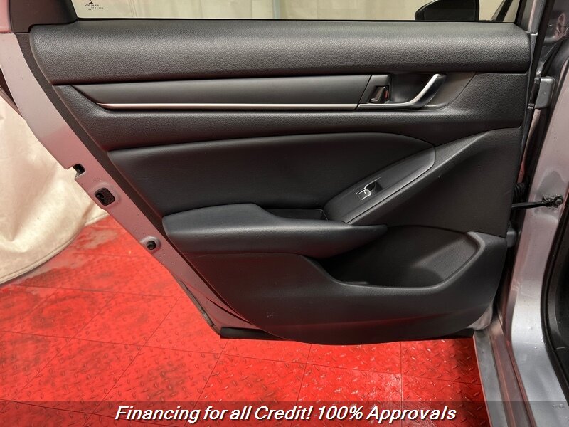 Vehicle image 7 of 17