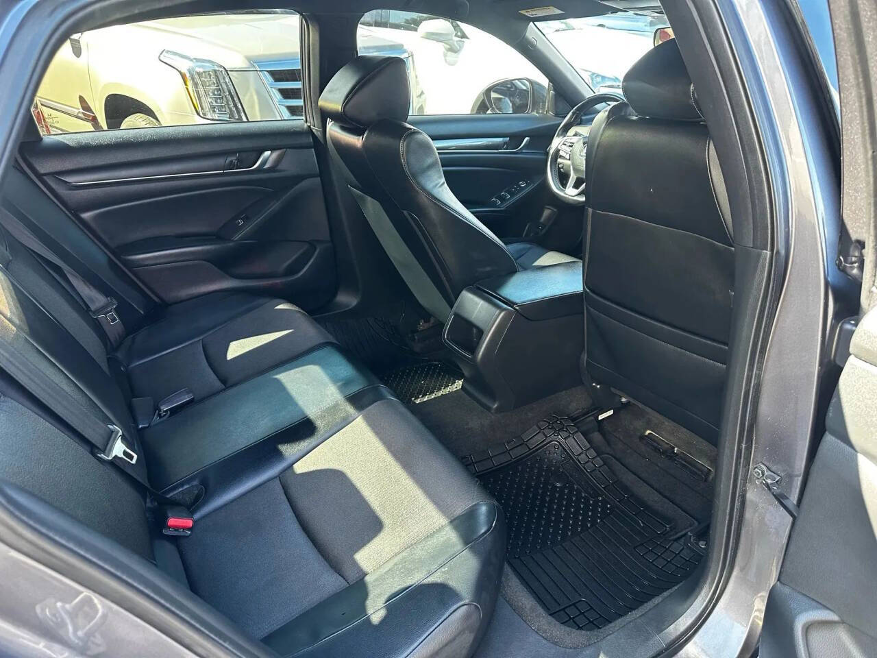 2018 Honda Accord Sport 1.5T Image 8 of 15