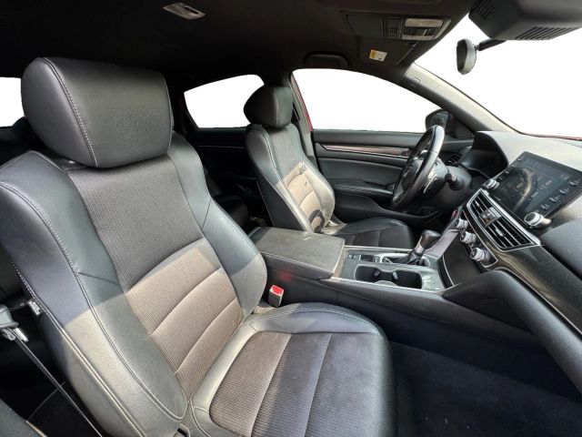 Vehicle image 12 of 19