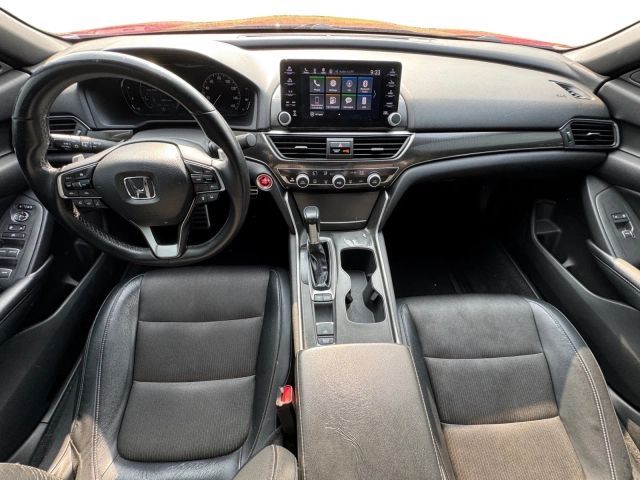 Vehicle image 13 of 19