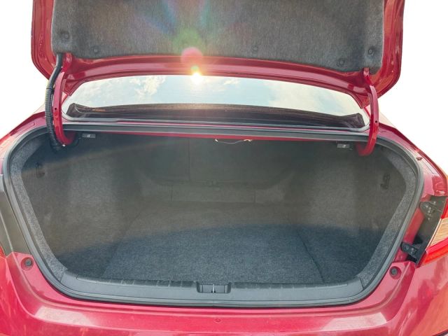 Vehicle image 9 of 19