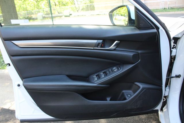 2018 Honda Accord Sport 1.5T Image 13 of 48