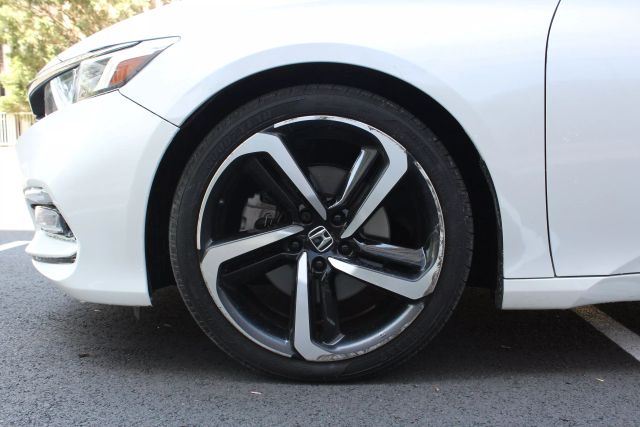 2018 Honda Accord Sport 1.5T Image 11 of 48