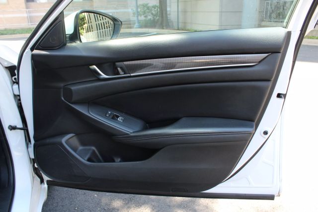 2018 Honda Accord Sport 1.5T Image 32 of 48