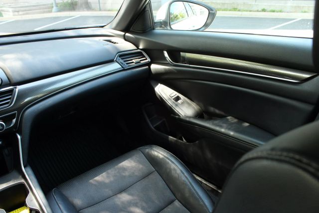2018 Honda Accord Sport 1.5T Image 26 of 48