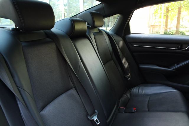 2018 Honda Accord Sport 1.5T Image 30 of 48