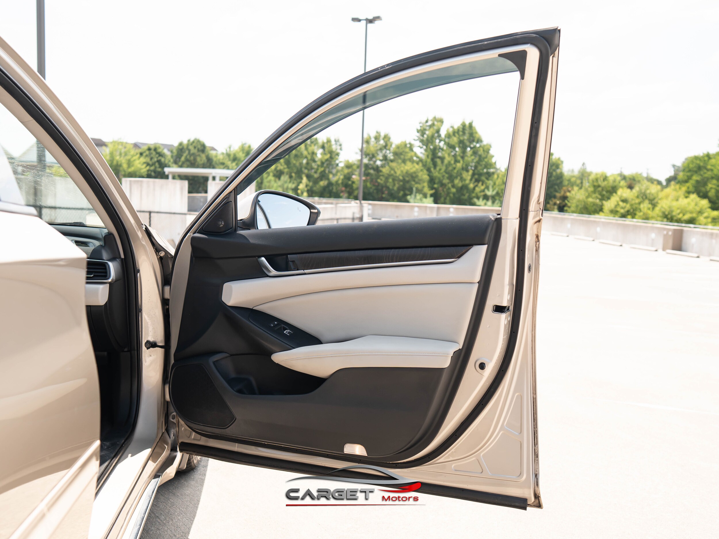 2018 Honda Accord Touring 1.5T Image 51 of 54