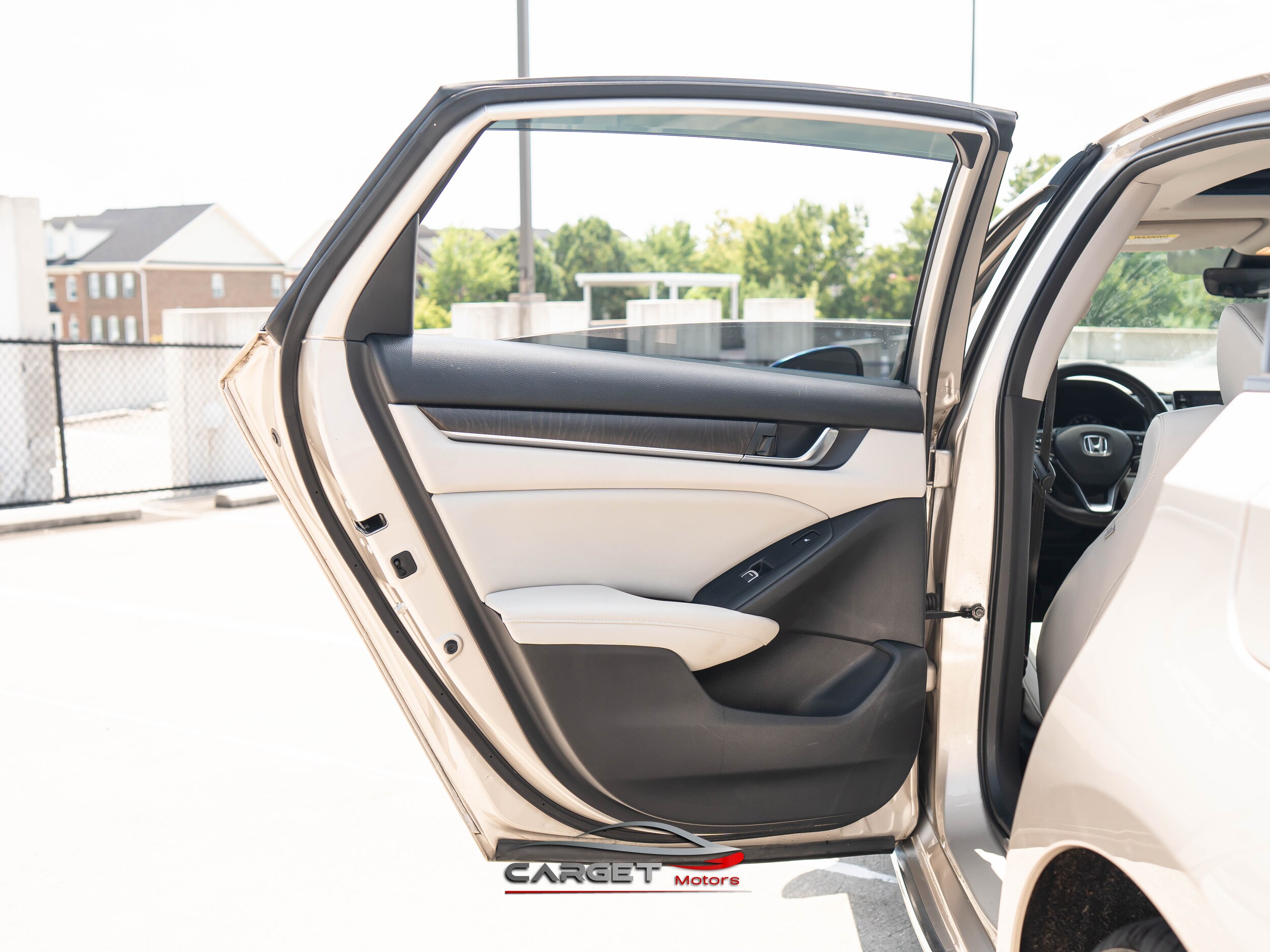 2018 Honda Accord Touring 1.5T Image 23 of 54