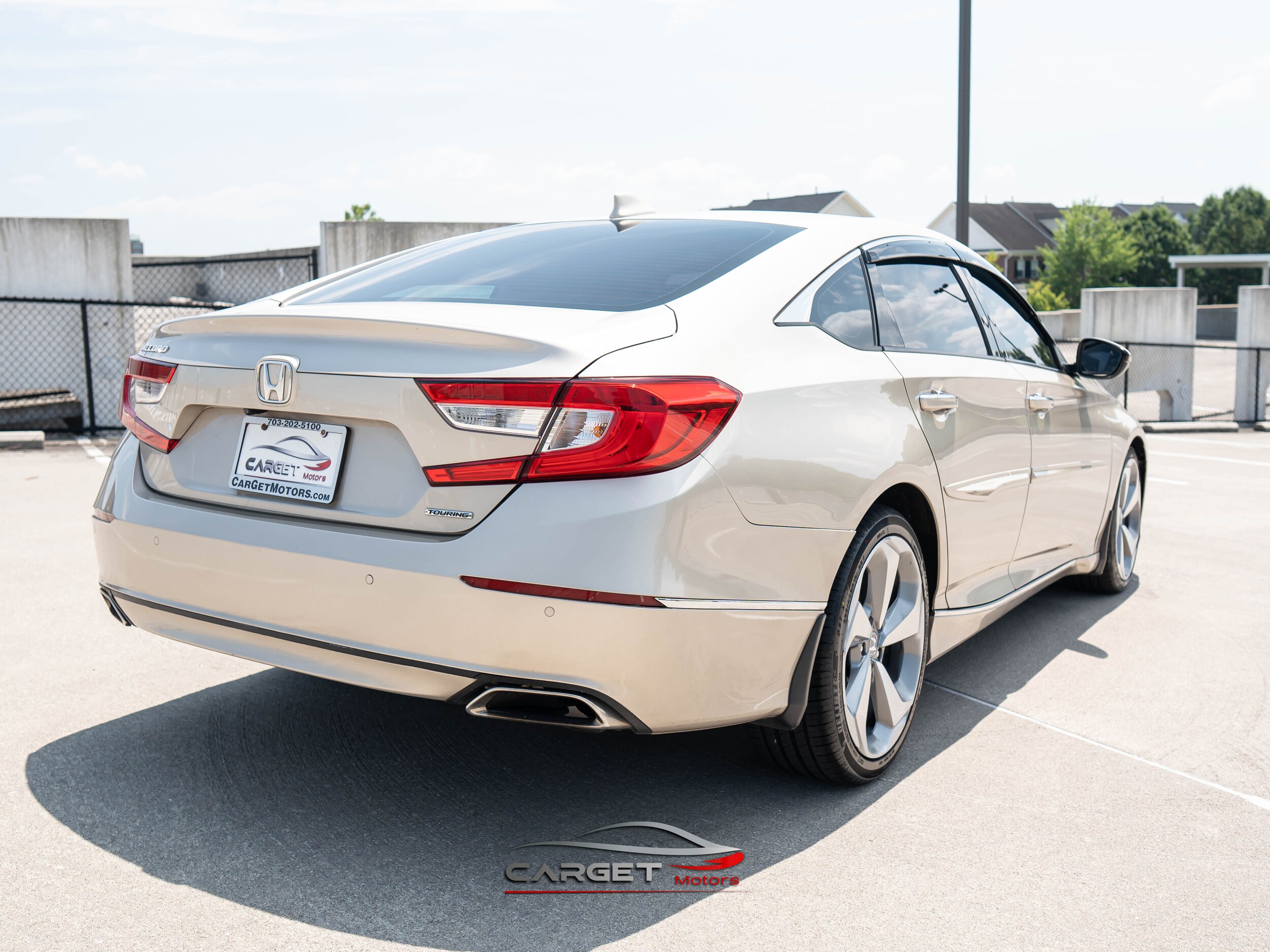 2018 Honda Accord Touring 1.5T Image 5 of 54