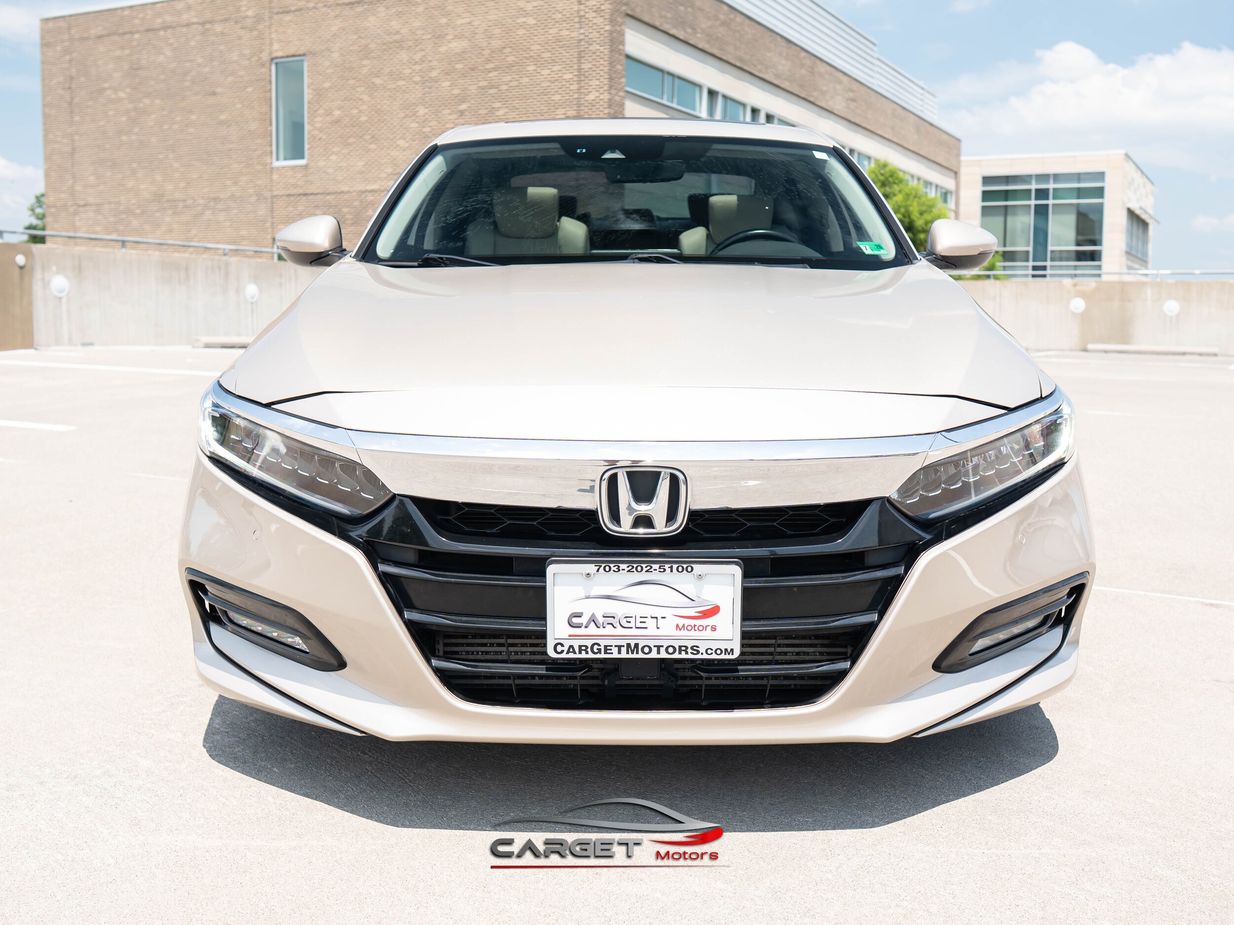 2018 Honda Accord Touring 1.5T Image 2 of 54