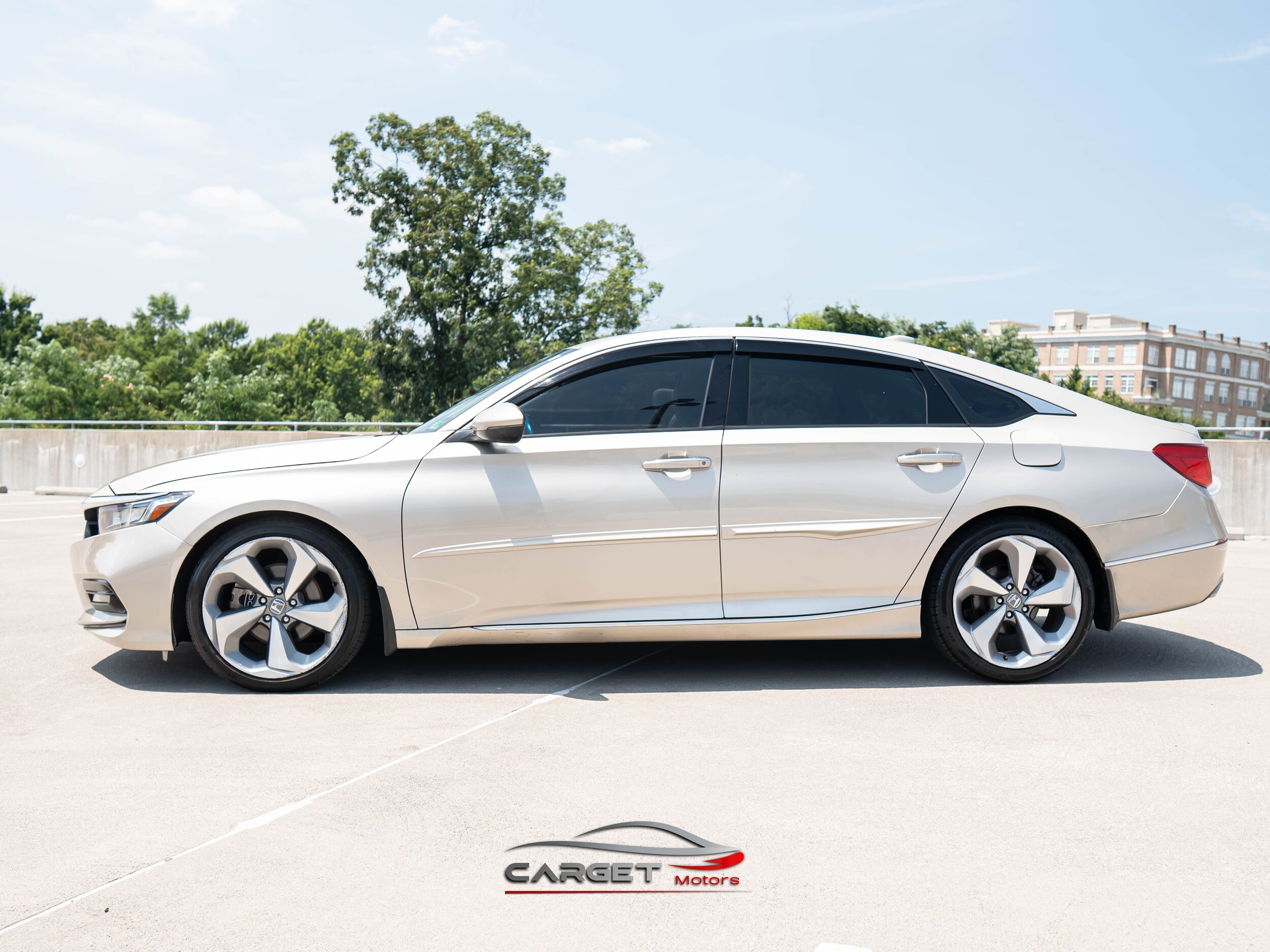 2018 Honda Accord Touring 1.5T Image 8 of 54