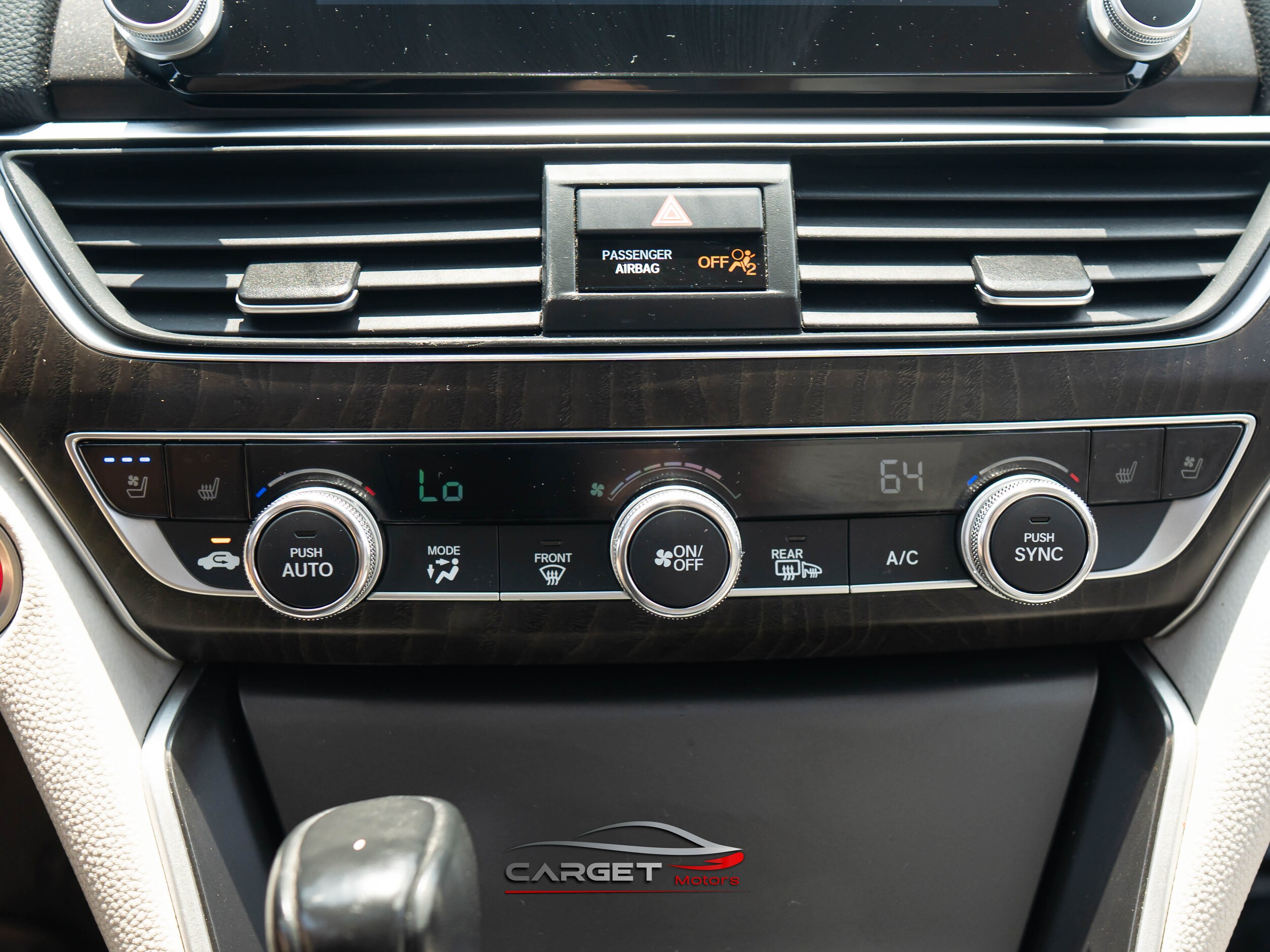 2018 Honda Accord Touring 1.5T Image 27 of 54
