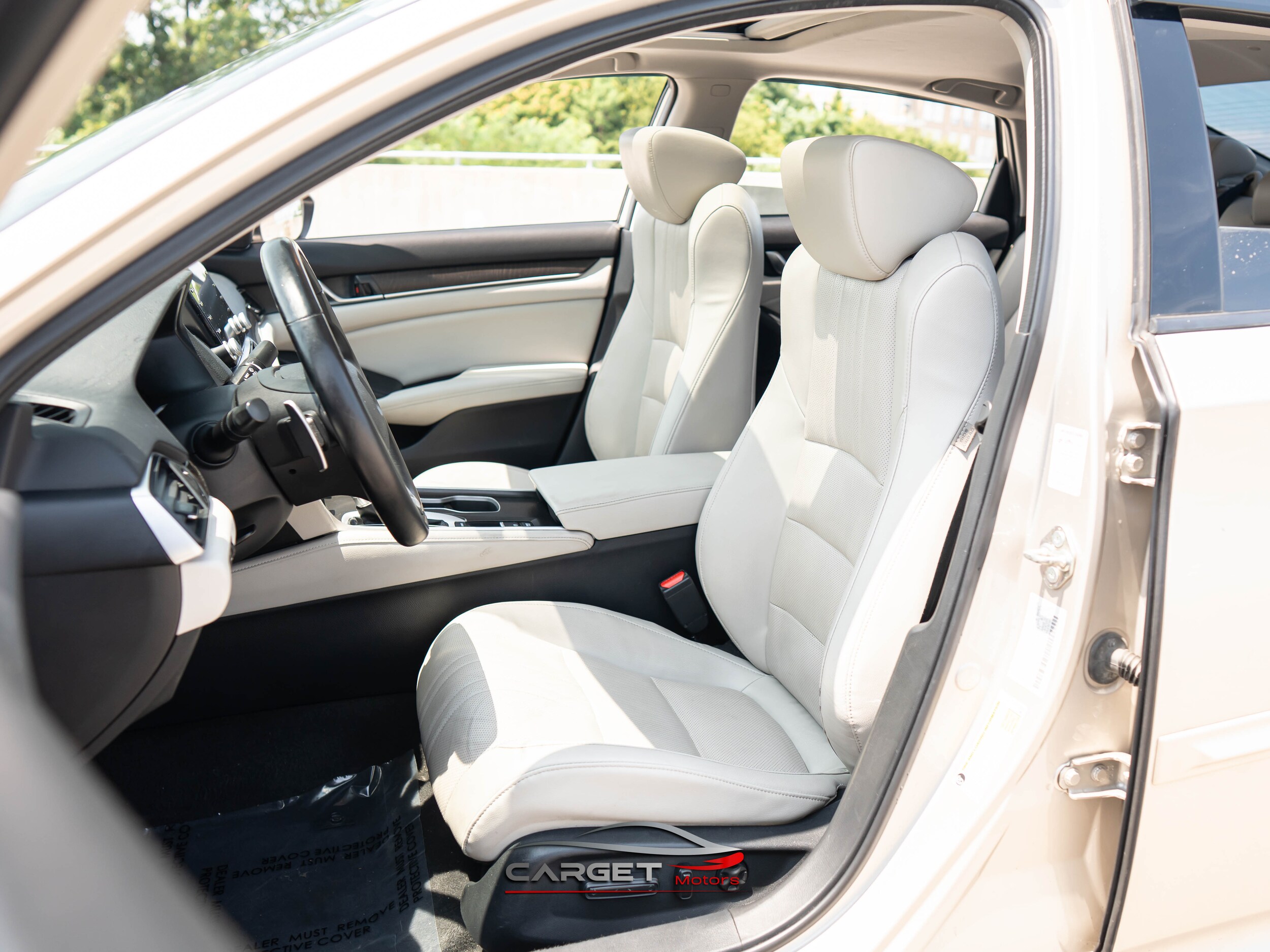 2018 Honda Accord Touring 1.5T Image 18 of 54
