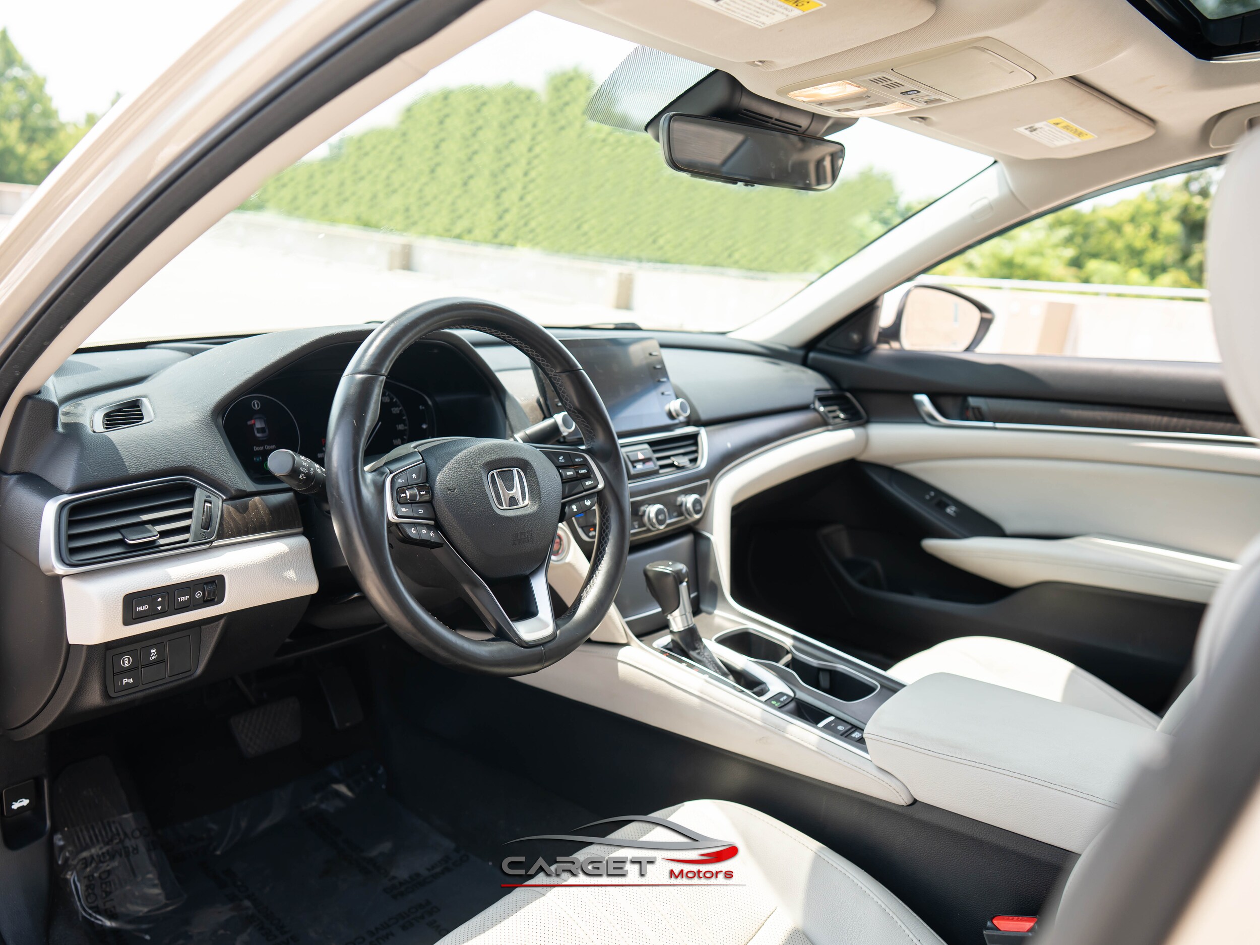 2018 Honda Accord Touring 1.5T Image 20 of 54