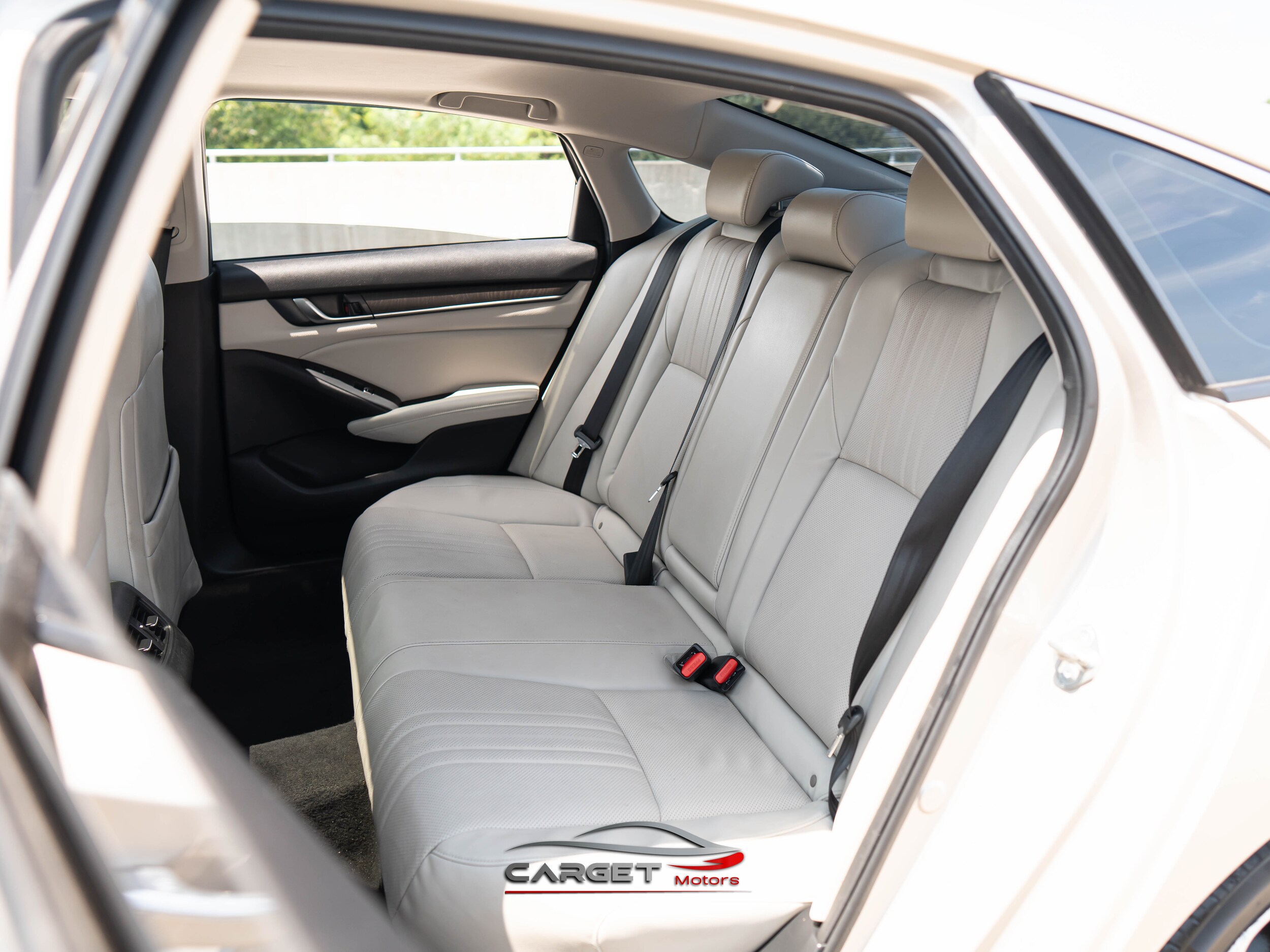 2018 Honda Accord Touring 1.5T Image 15 of 54