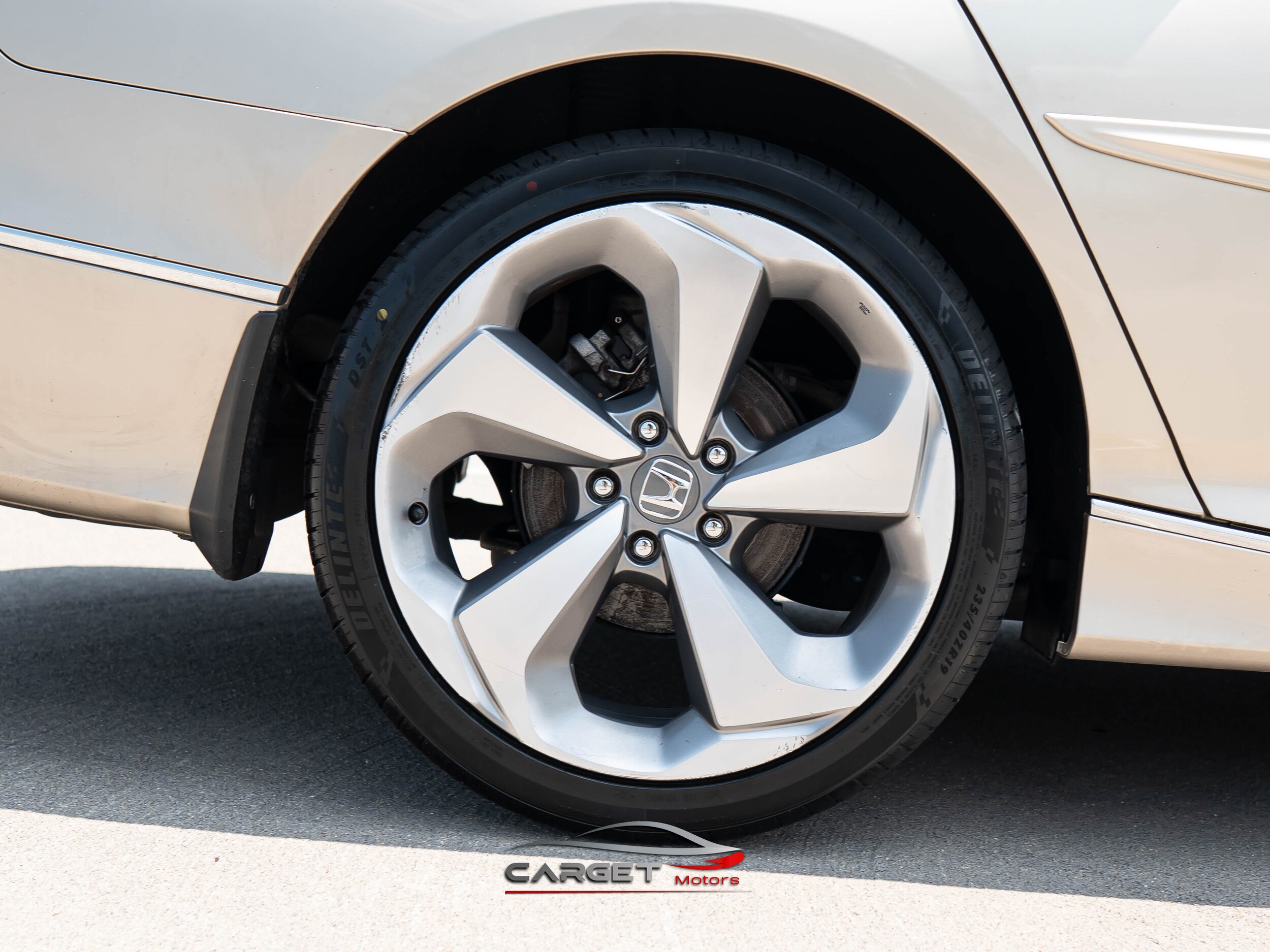 2018 Honda Accord Touring 1.5T Image 10 of 54