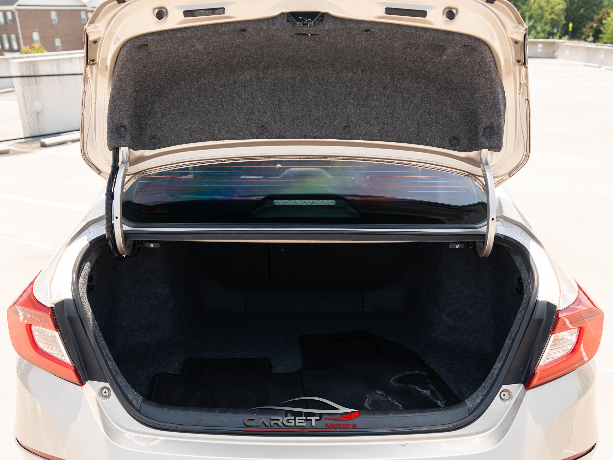2018 Honda Accord Touring 1.5T Image 14 of 54