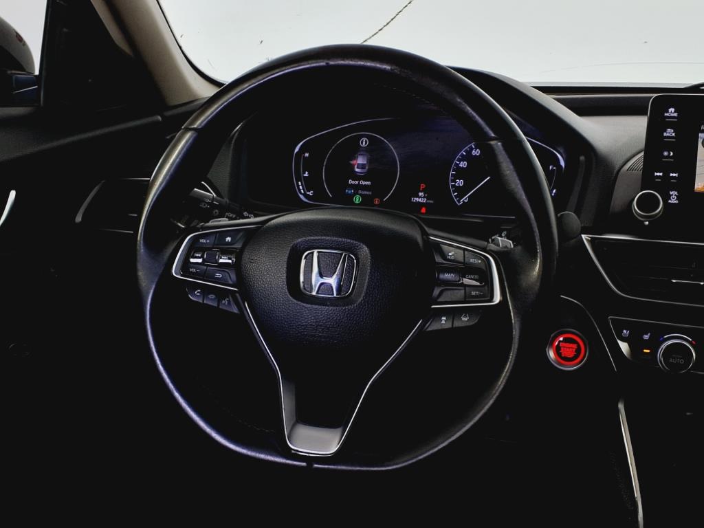 Vehicle image 22 of 25