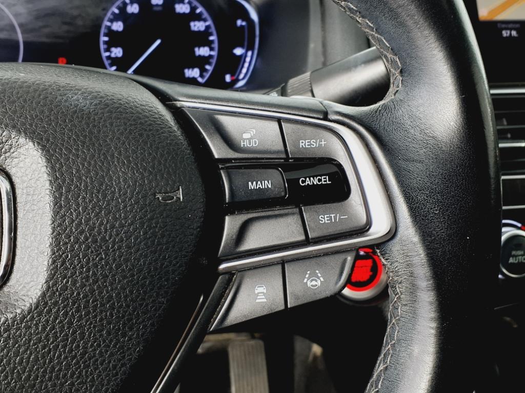 Vehicle image 21 of 25