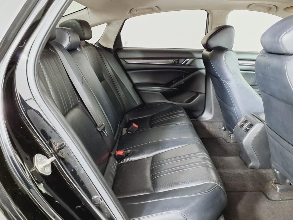 Vehicle image 8 of 25