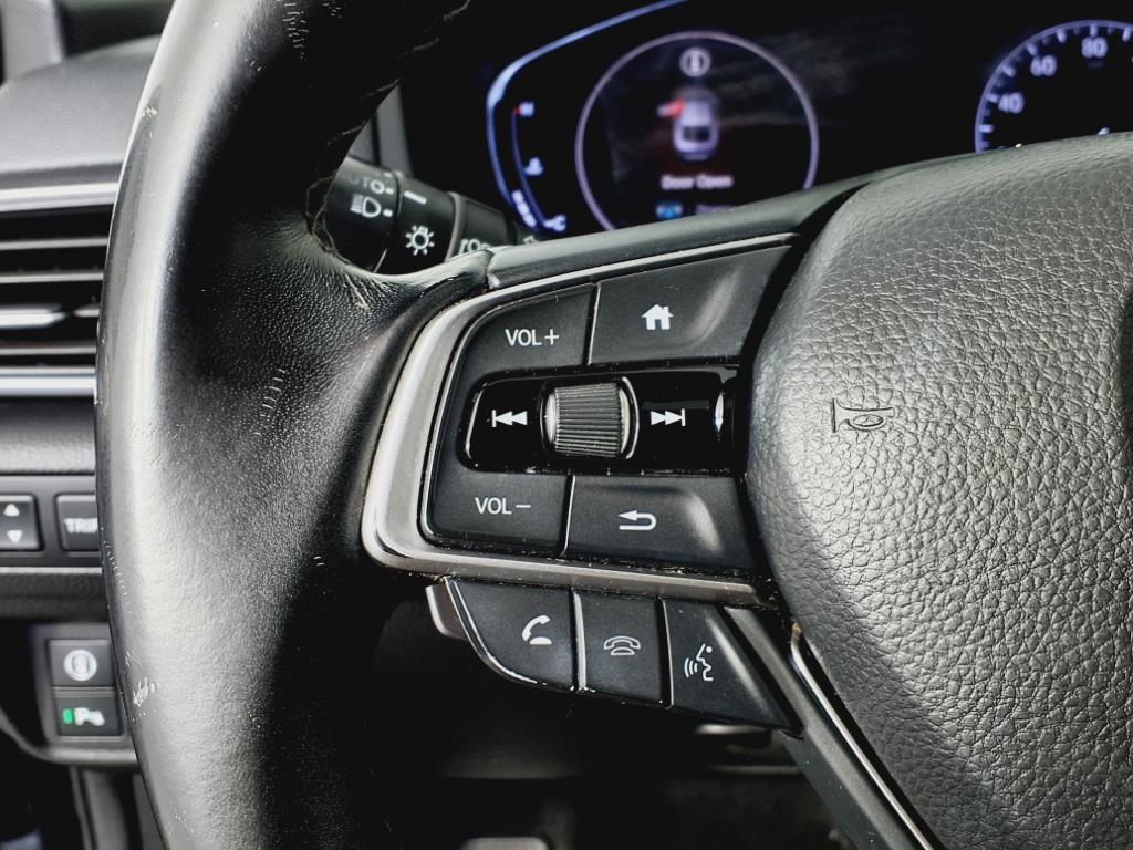 Vehicle image 24 of 25