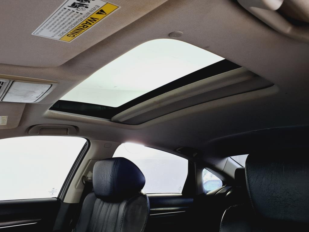 Vehicle image 12 of 25
