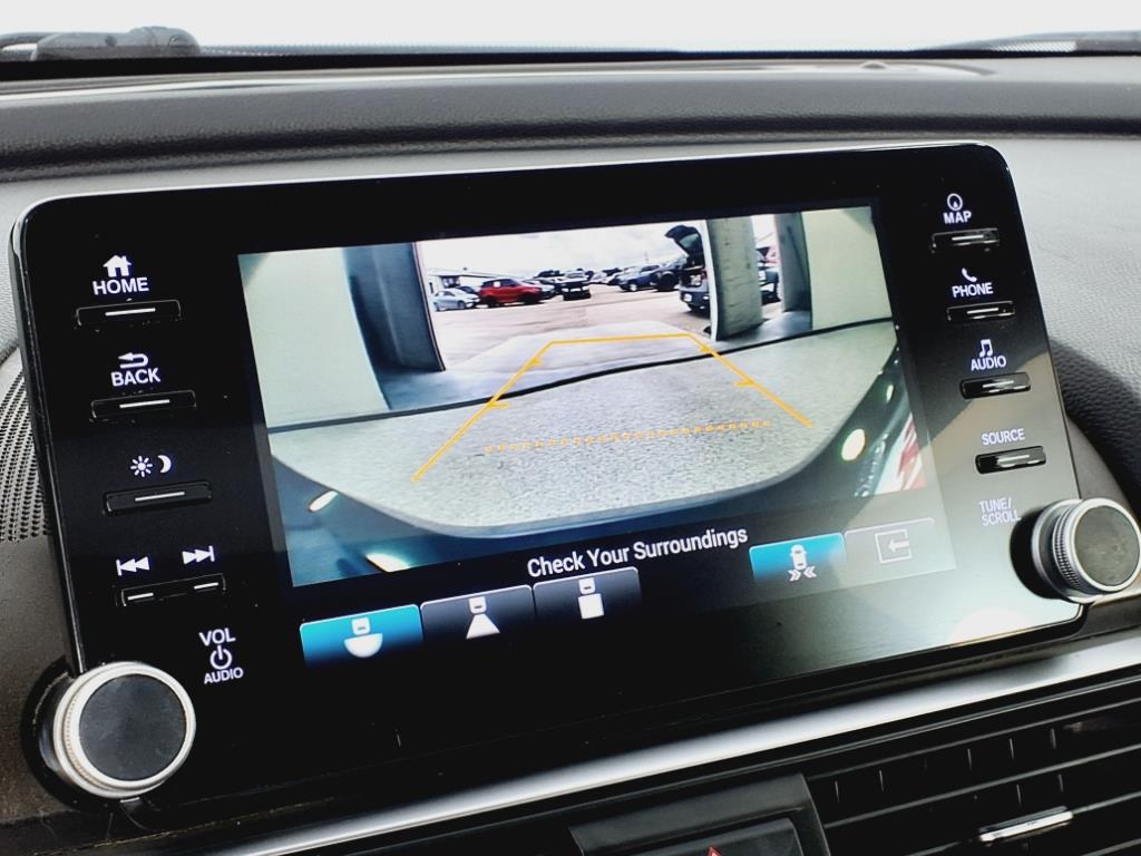 Vehicle image 14 of 25