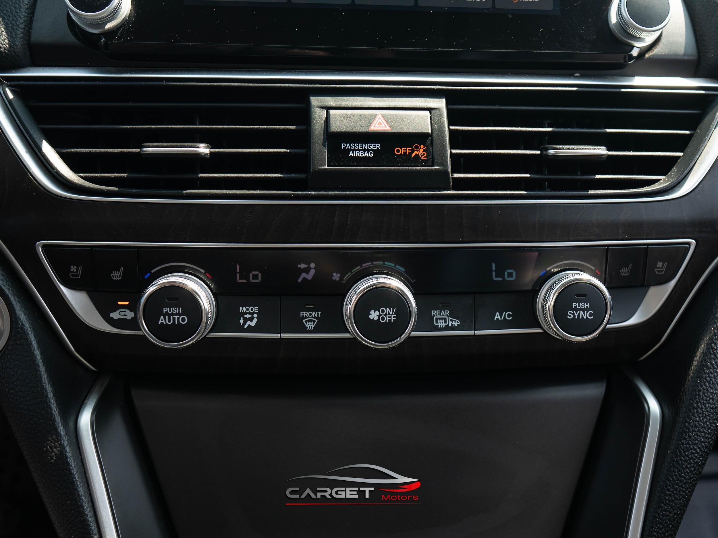 Vehicle image 33 of 49