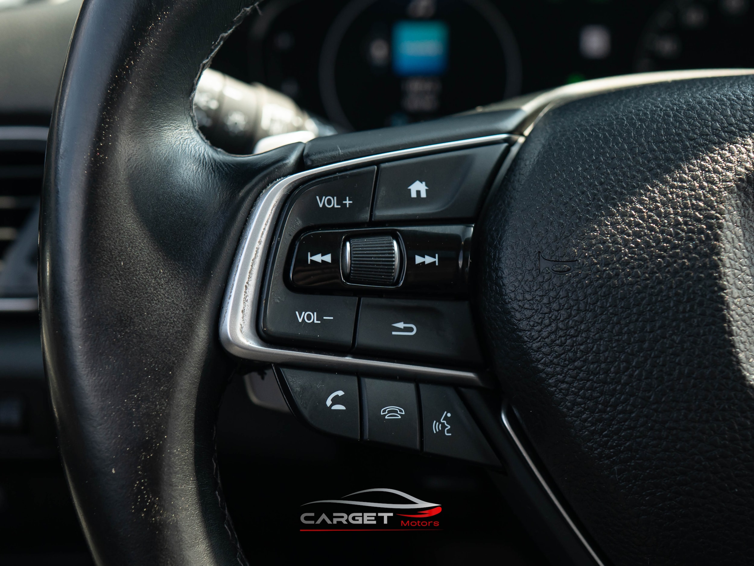 Vehicle image 23 of 49